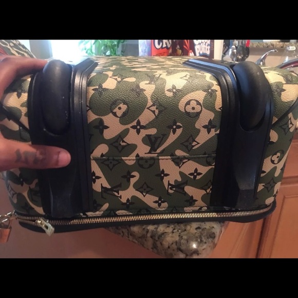 LOUIS VUITTON X TAKASHI MURAKAMI PEGASE 60 - Picture 5 of 8